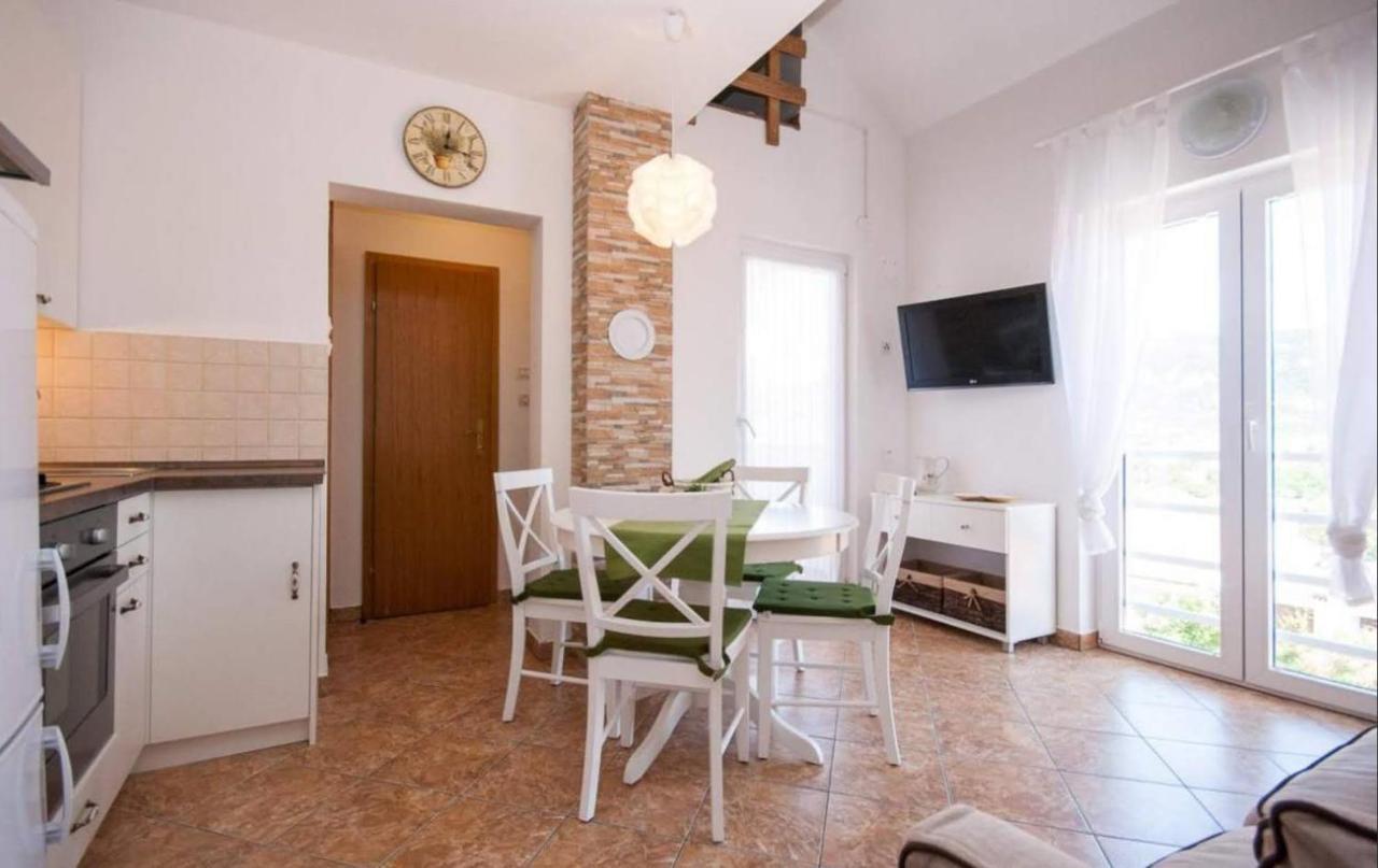 Apartment Helmut With Sea View Baska  Luaran gambar