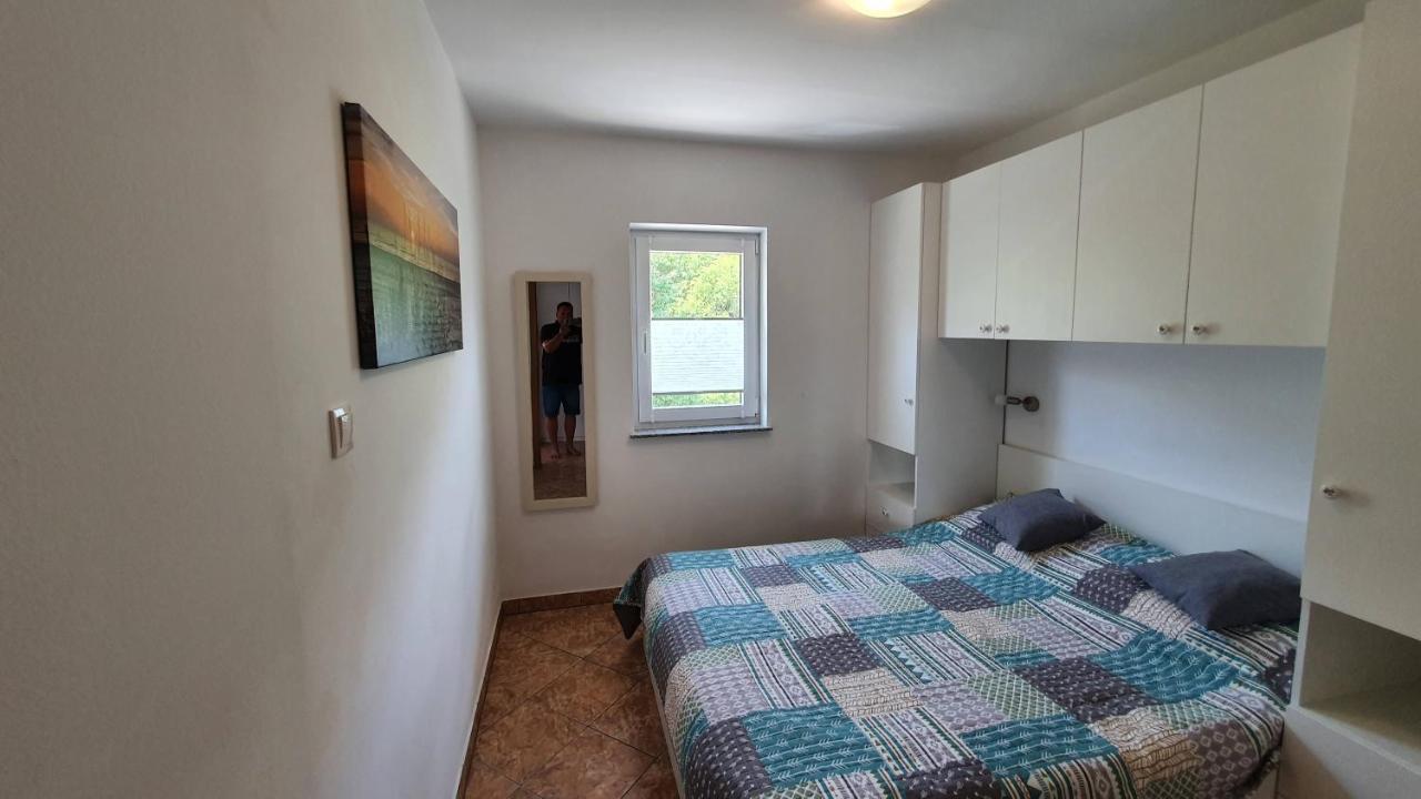 Apartment Helmut With Sea View Baska  Luaran gambar